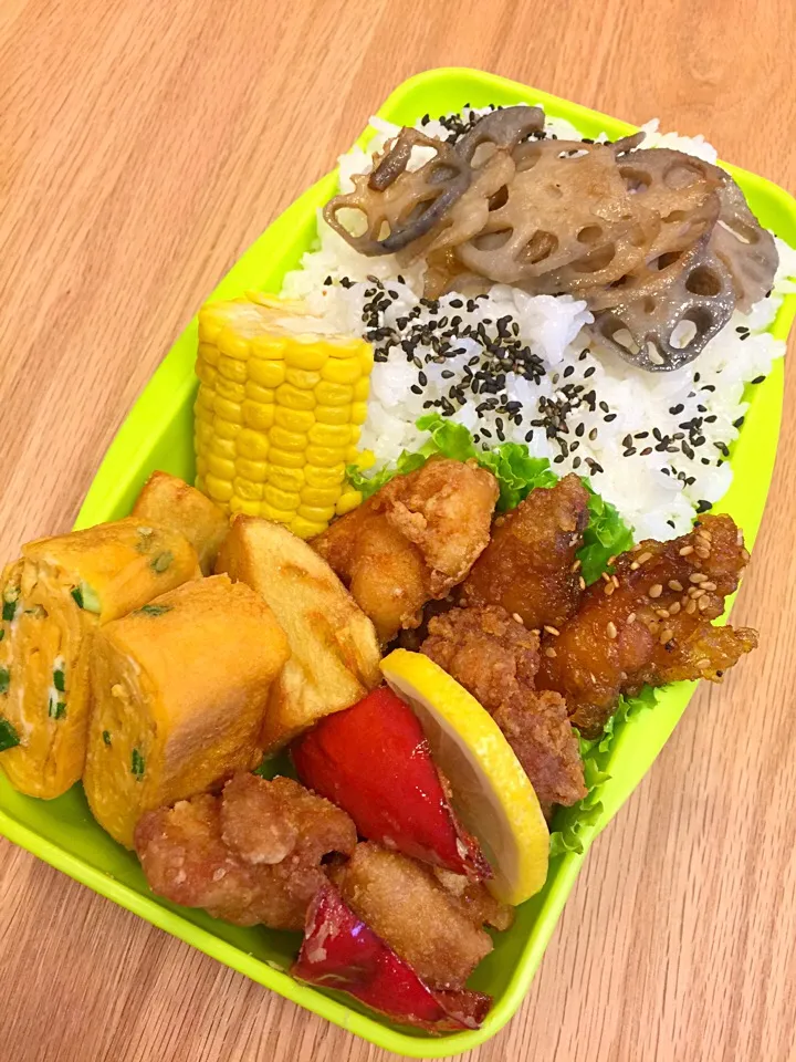 2017.6.5 中2＆高２男子唐揚げ弁当〜(*´∇｀*)
#弁当 #高2弁当 #中2弁当 #唐揚げ弁当|mari-pさん