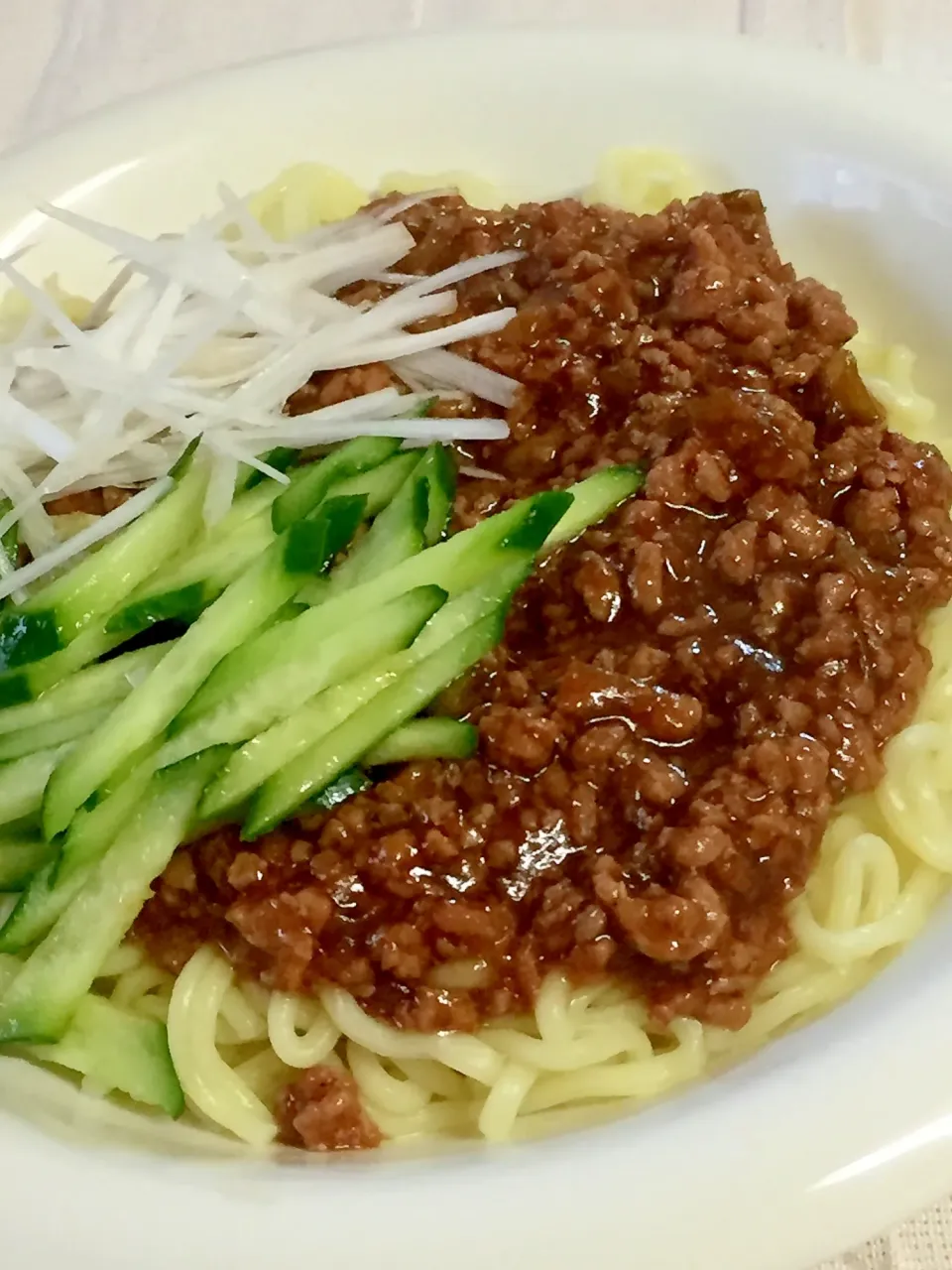 Snapdishの料理写真:みさきらりんずさんのお子様向けのお味♫ウチのジャージャー麺 #楽天レシピ|楽天レシピさん