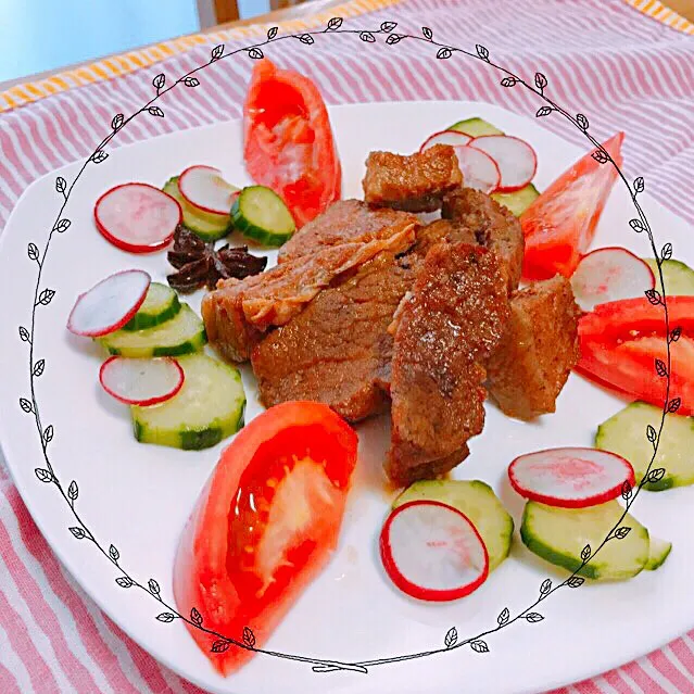 Snapdishの料理写真:桜央里さんの料理 フェンネル香る🌿ラフテー(豚の角煮)風(๑•🐽•๑)|えいぽんさん