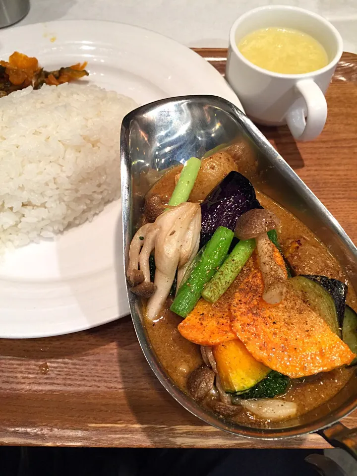 明治おいしい牛乳を使った牛すじと野菜のカレー|T. Wonderさん