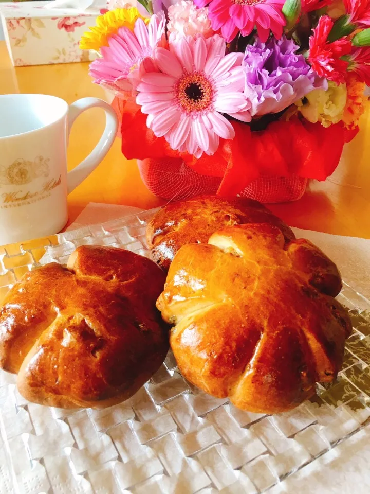 くるみパン！手ごねで生地を作りました！美味しいよ！|プチマカロンさん