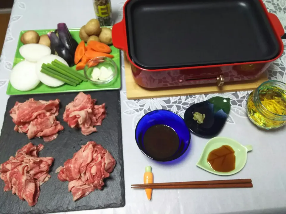 Snapdishの料理写真:伊万里牛スライス肉だけど焼肉♥さっぱりポン酢と刻みわさびで♥|シュワシュワキッチンさん