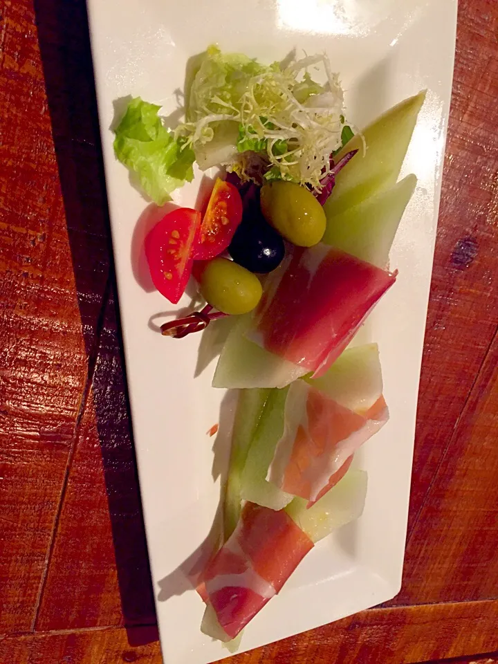 Parma ham with melon & salad|Sky Blueさん