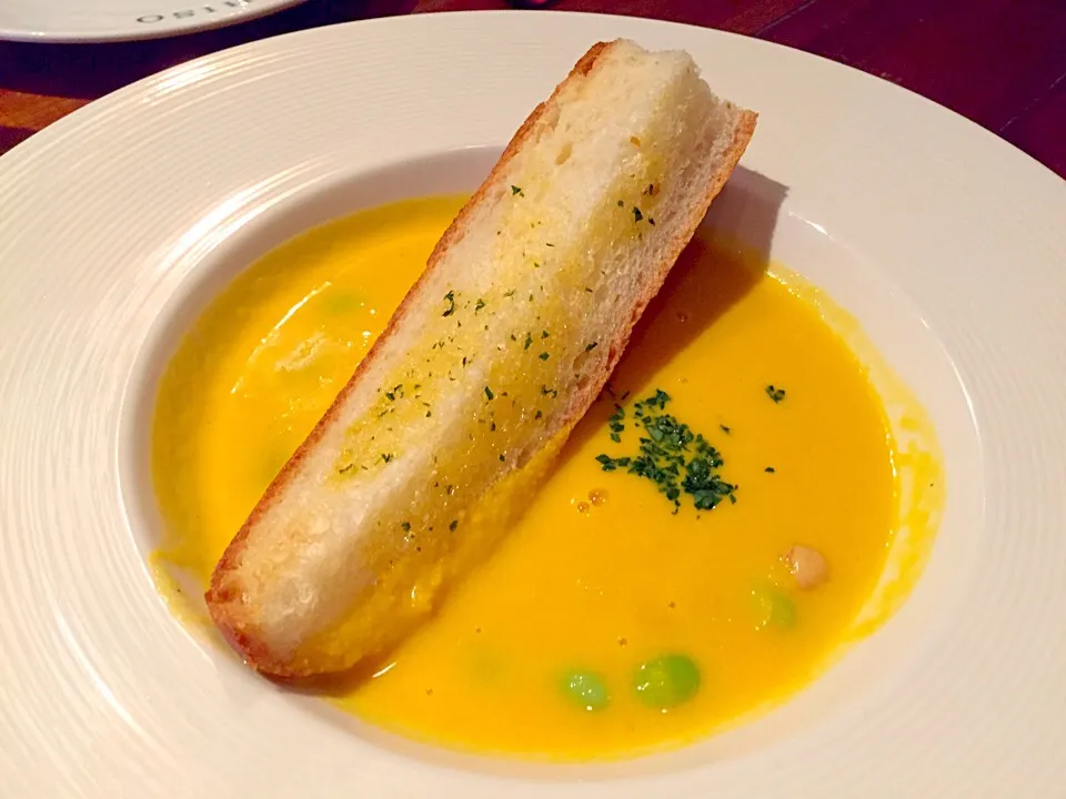 Snapdishの料理写真:Pumpkin & corn cream soup|Sky Blueさん