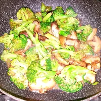 Shiitake n Broccoli|Nur El Ainさん