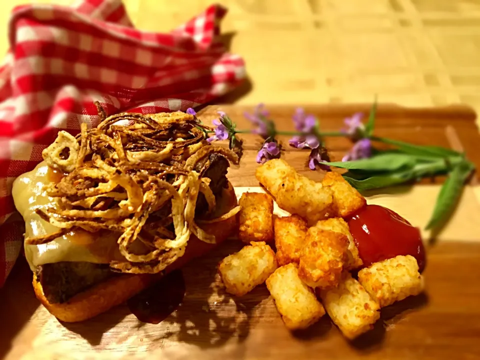 Snapdishの料理写真:Truffled meatloaf and Havarti on garlic Texas Toast with onion strings and tater tots!|MJRoperさん