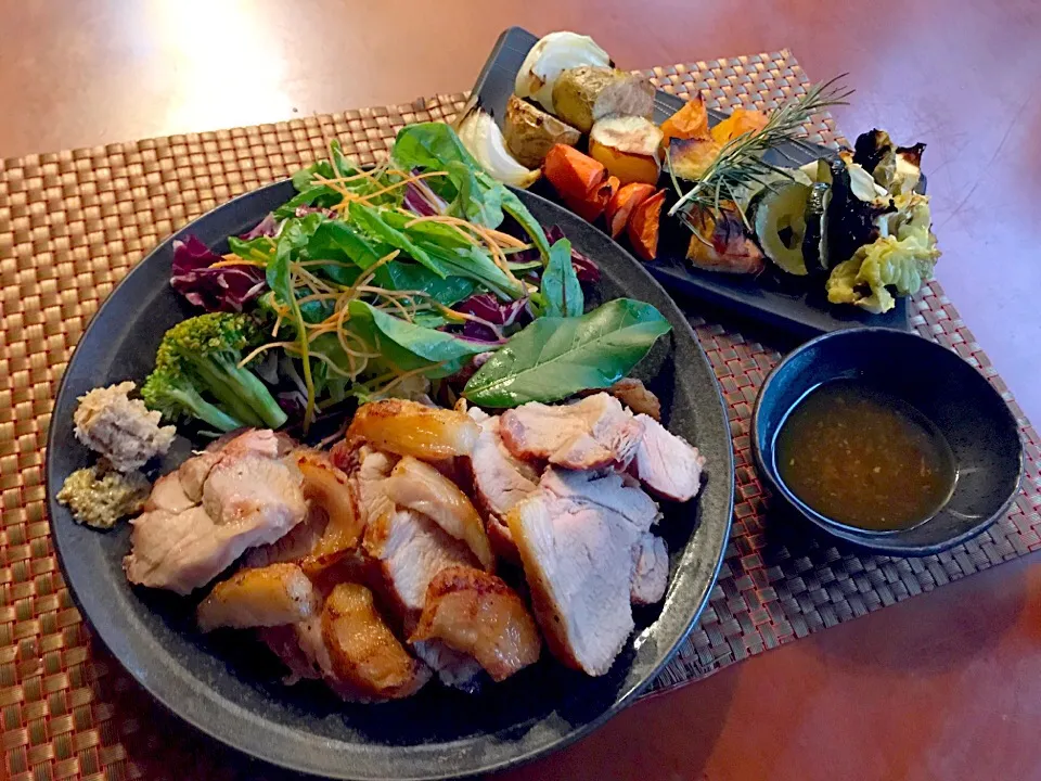 Snapdishの料理写真:Rôti de porc🐽豚肉のﾛﾃｨ Légumes grillés🔥野菜のｵｰﾌﾞﾝ焼き|🌈Ami🍻さん