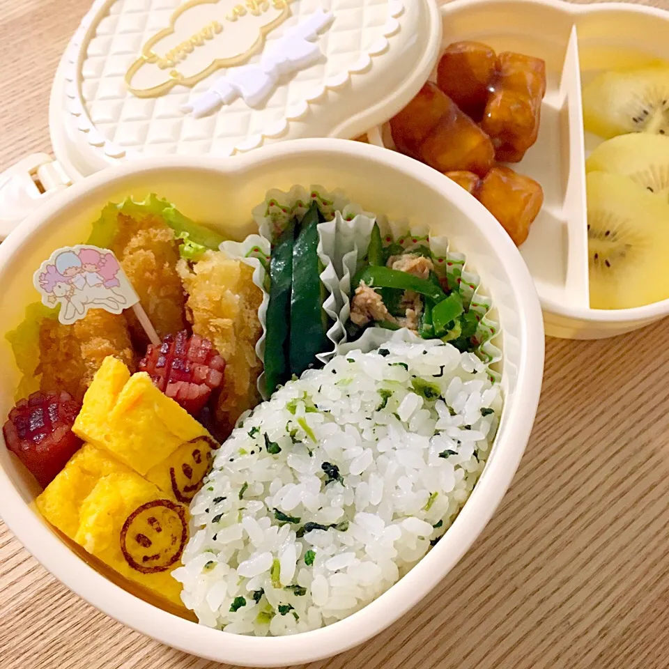 Snapdishの料理写真:1年生お弁当🍙 
チキンカツ弁当🐔|Kirarihahaさん