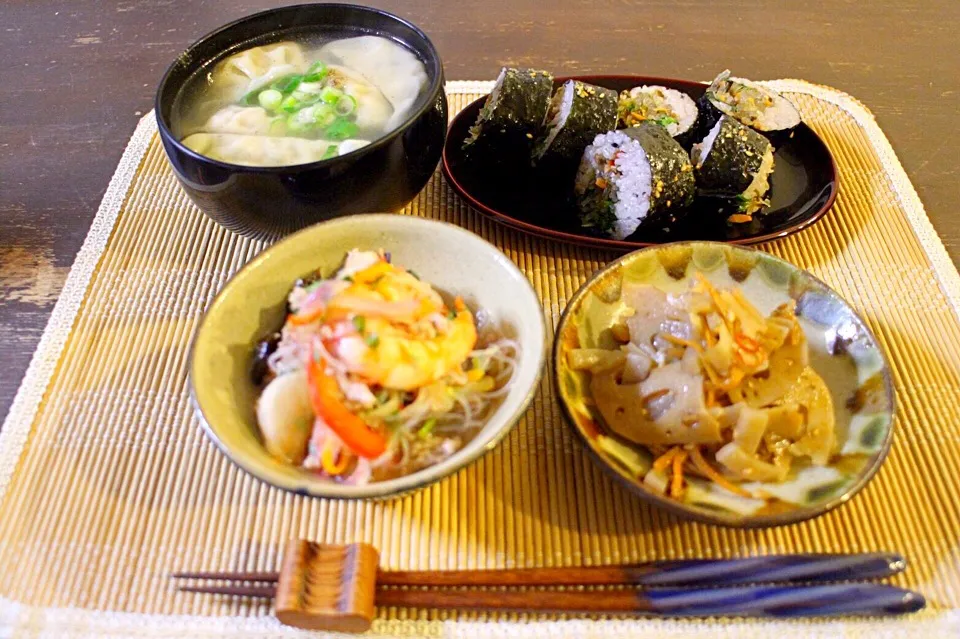 昨日はお一人ごはん♪

穀米キンパ
スープ水餃子
蓮根と蒟蒻のきんぴら
ヤムウンセンは残り物！

#お料理教室#料理教室#kitchen場 #JIP #板宿 #新長田 #お家ごはん|キッチン場さん