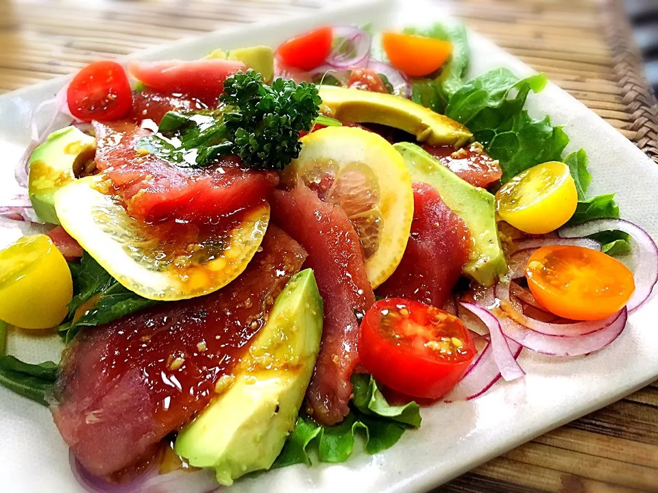 Snapdishの料理写真:マグロと🥑のカルパッチョ|ともちゃんさん