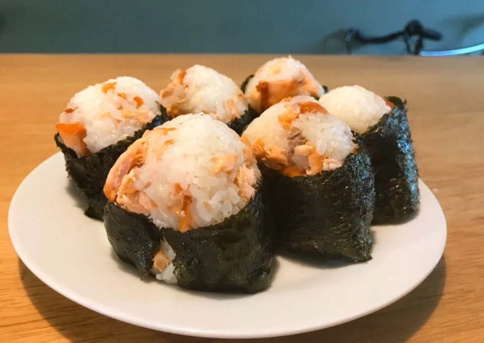 鮭おにぎり🍙                      #アムスは時が止まってるっぽい😐|女神さん