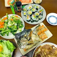 Snapdishの料理写真:Sushi, grilled salmon, ginger pork, salad, mixed vegetables and pickled ginger.|Bさん