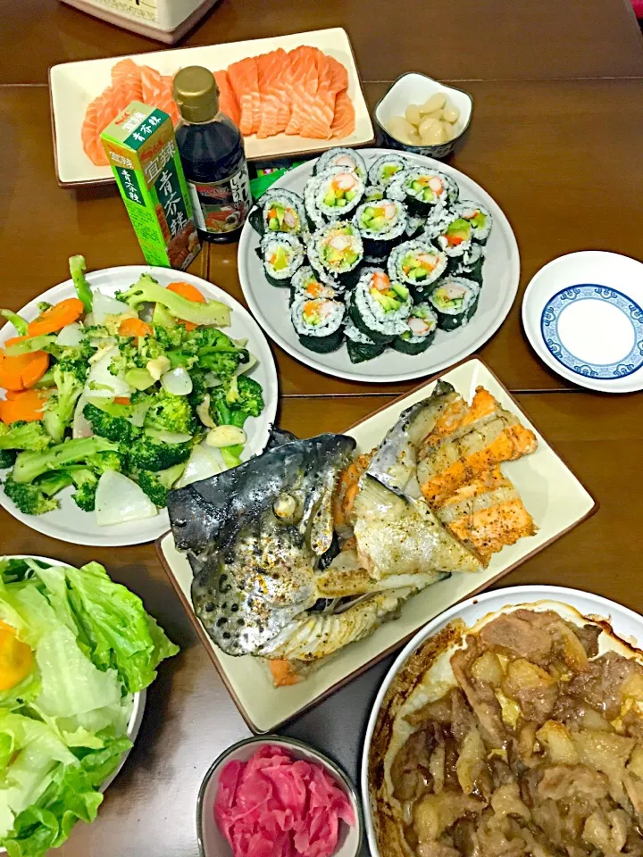 Snapdishの料理写真:Sushi, grilled salmon, ginger pork, salad, mixed vegetables and pickled ginger.|Bさん