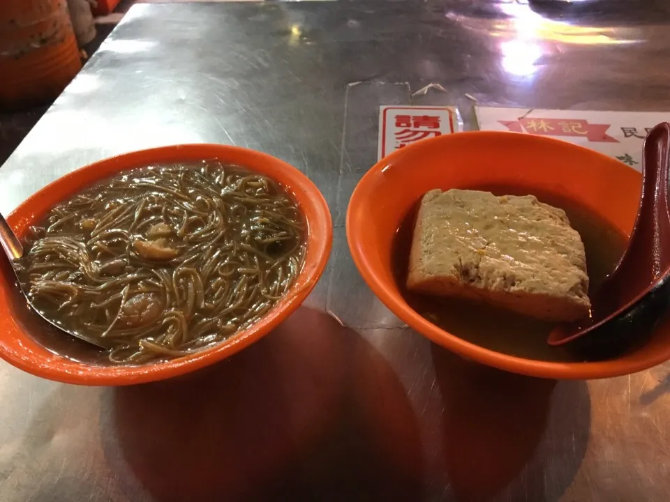 Snapdishの料理写真:蚵仔麺線、麻辣臭豆腐|PegaOさん