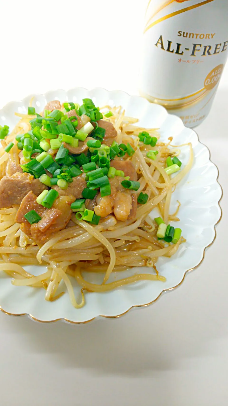 Grilled tripe with bean sprouts 🍴ヒャッホウ✨新しくなった#オールフリー で超絶旨い岐阜産牛ホルモン焼き、長野産もやし炒め添え🍻 #おつまみ #宅呑み #おうちごはん #うちごはん|まめさん