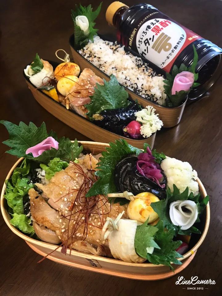 Snapdishの料理写真:今日の2人のお弁当🍱♪ チョッパー＆ホヌさんの料理 ジューシー黒酢チキン🍴|とんちんさん