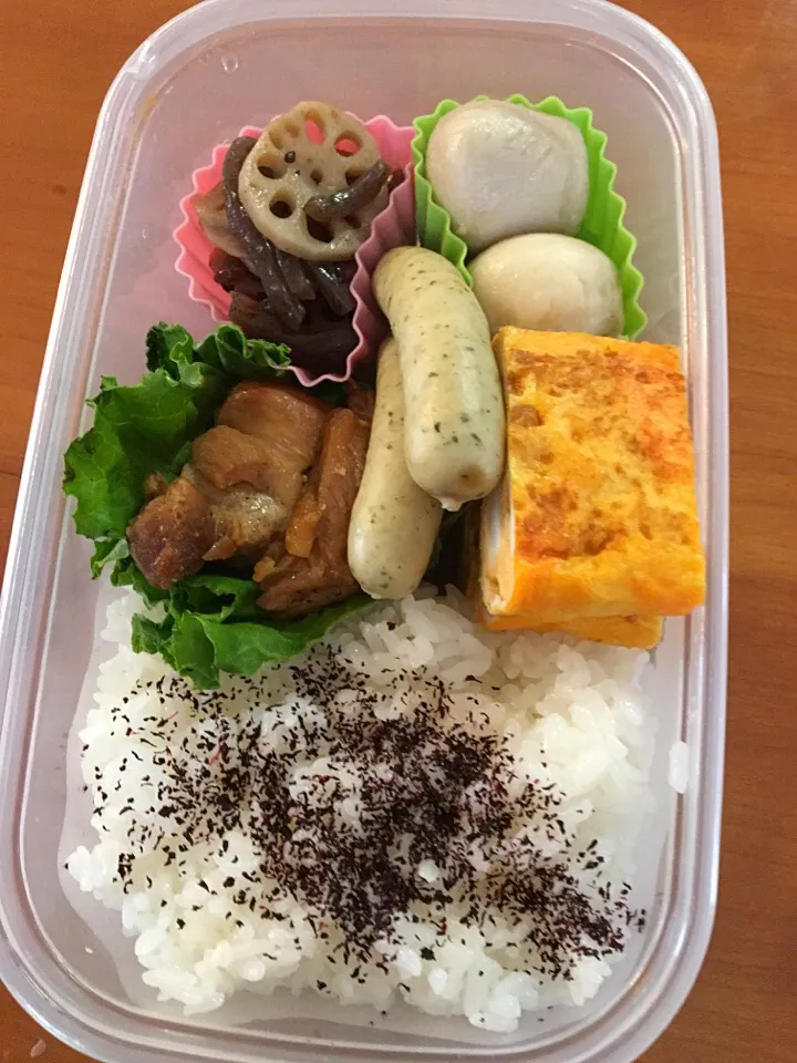 6月7日  お嬢弁当🎶
鶏の照焼き  レンコンきんぴら  小芋煮  ウィンナー  たまご焼き‼️|みゆさん