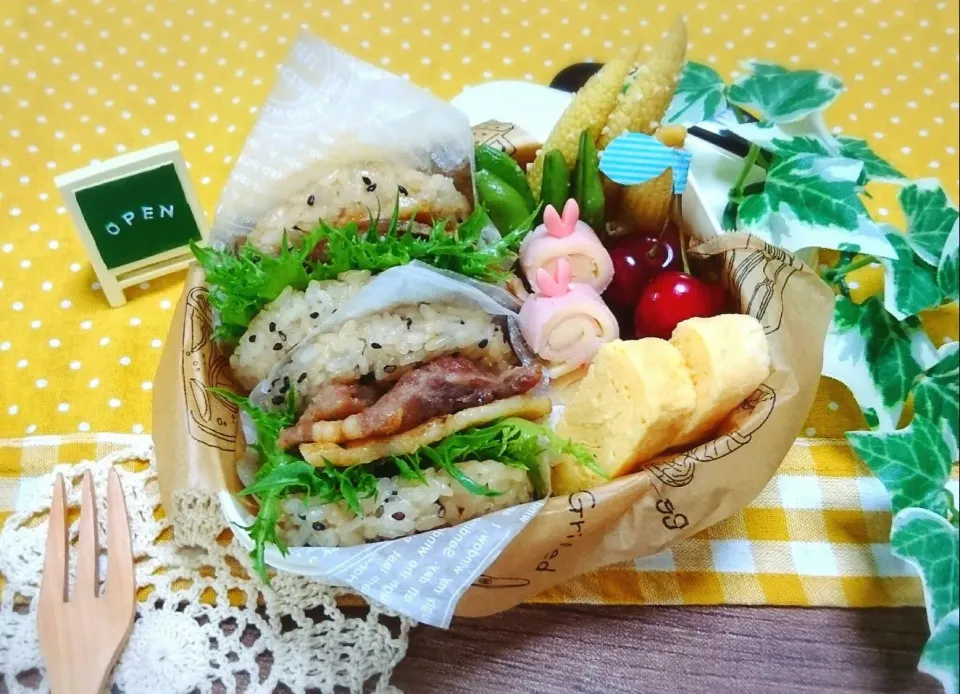 ライスバーガー弁当

 #ライスバーガー #豚の生姜焼き|erinko0205さん