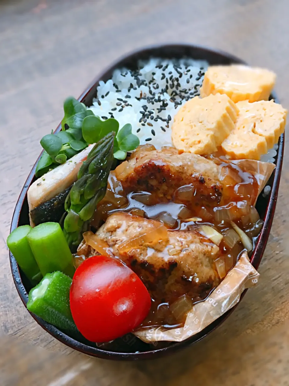 今日のお弁当
・和風ハンバーグ
・ワラサの香草オリーブオイル焼|akiさん