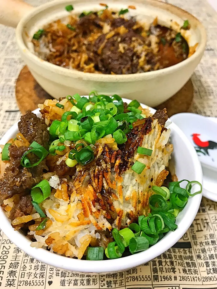 Snapdishの料理写真:窩蛋牛肉煲仔飯（たまごのせ牛ミンチの釜飯）🇭🇰いただきます🙏|アッチさん