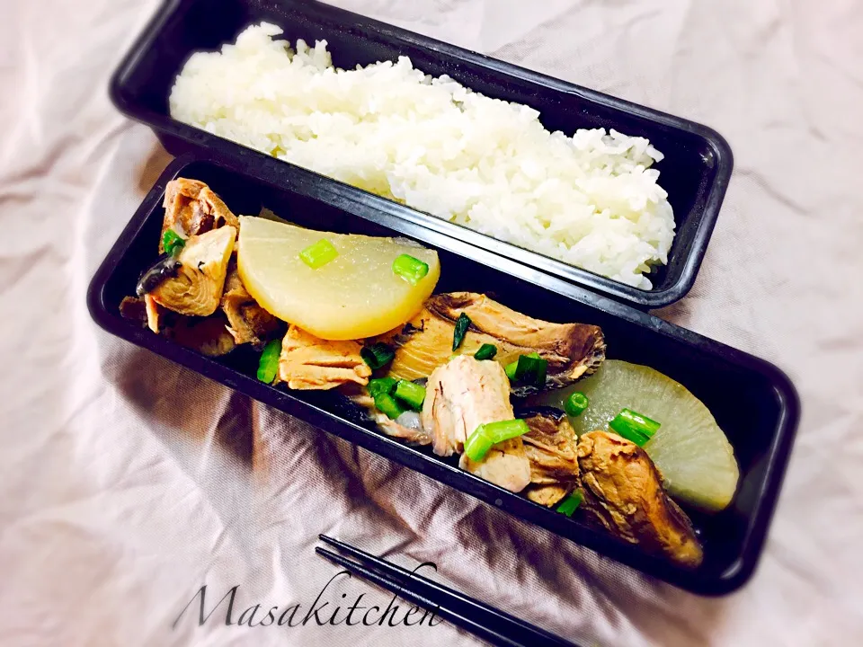 Snapdishの料理写真:simmered yellowtail with radish|Masakiさん