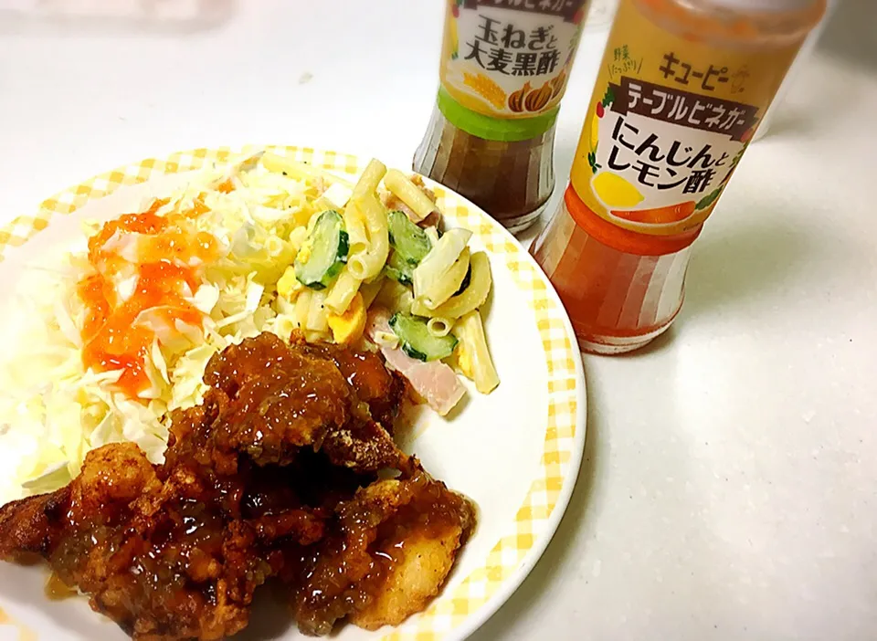 昨晩のdinner☆キューピーさん大活躍

・チビ達大好物のから揚げ
・マカロニサラダ
・キャベツ
#かけて楽しむテーブルビネガー|クランちゃんさん