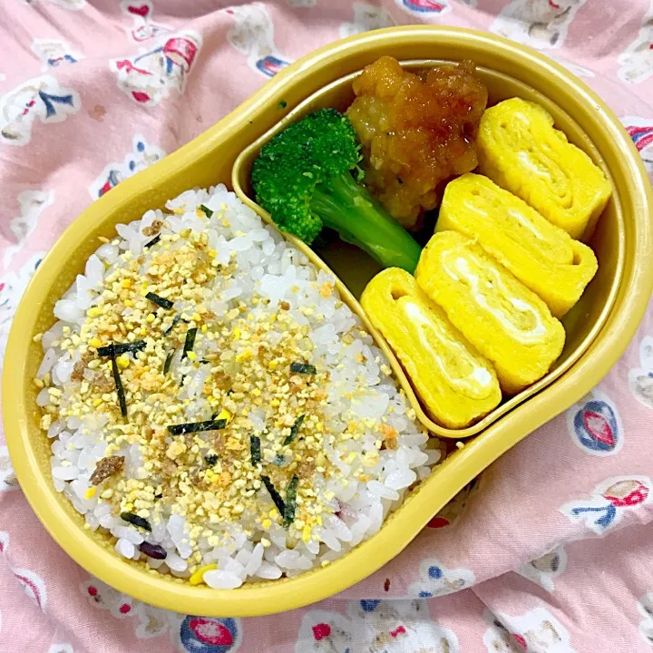 いつもと一緒のお弁当🍱卵焼きはごま油で焼いてみました|agnes2001さん