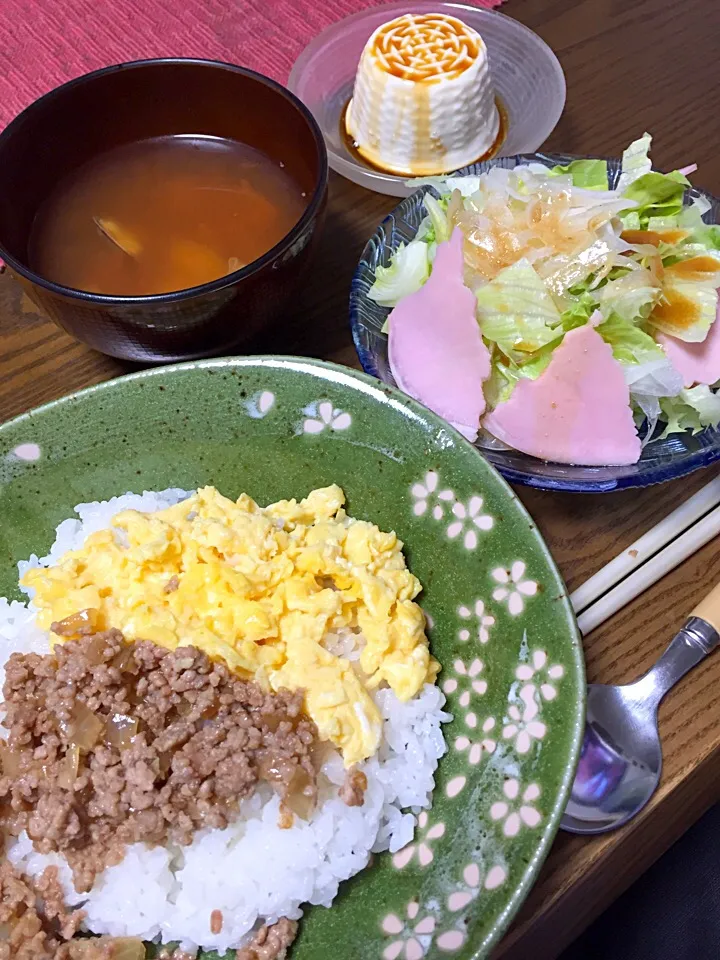 #そぼろご飯
#サラダ
#トマトとアサリのスープ
#冷奴|Terumi  Yokosawaさん