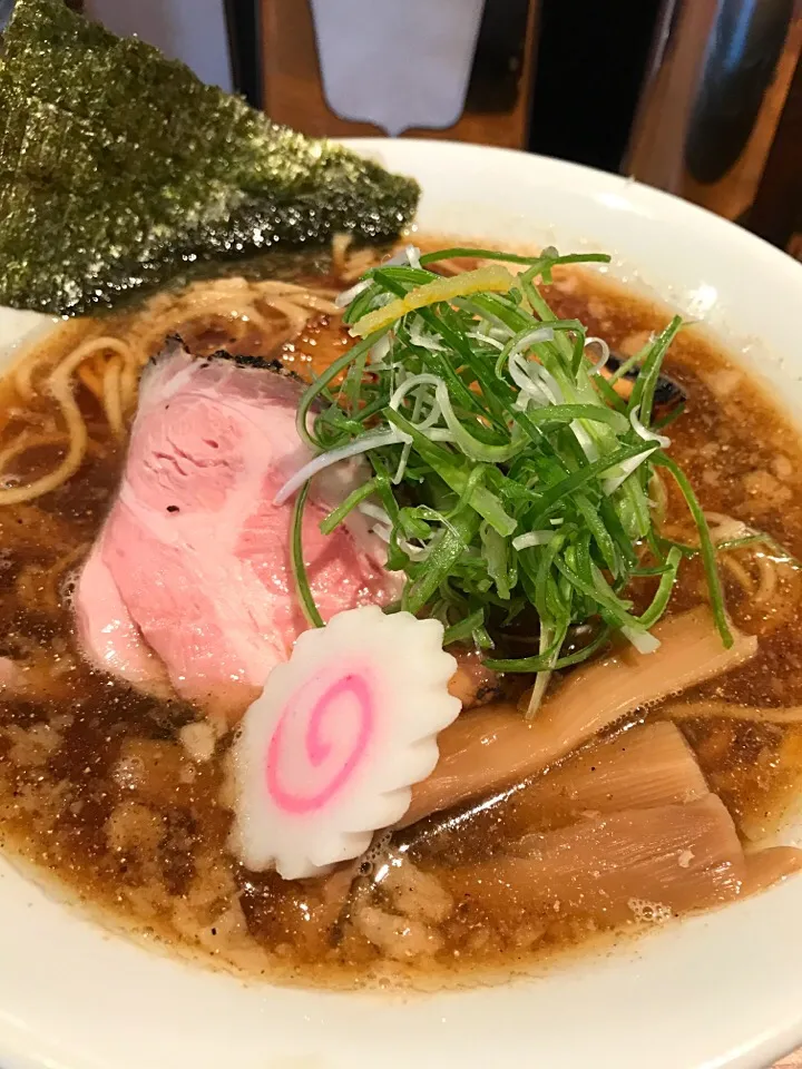 魚介中華そば 大盛り 700円  麺屋甚八|aynyaynyさん