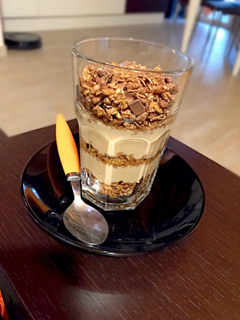 Yogurt al caffè +müesli al cioccolato #easy #light #delicious #coffe #sweet #diet|Federica Mezzogoriさん