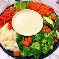 Crudite of vegetables with spicy jalapeno ranch.|Elegant eventsさん