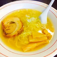 白しょうゆラーメン