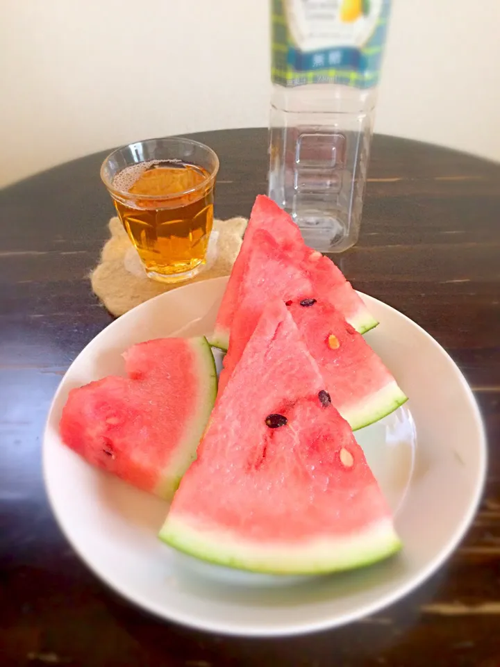 Snapdishの料理写真:水分補給〜(o⁰⊖⁰o)🍉🍋
#紅茶の時間ティーウィズレモン無糖|morimi32さん