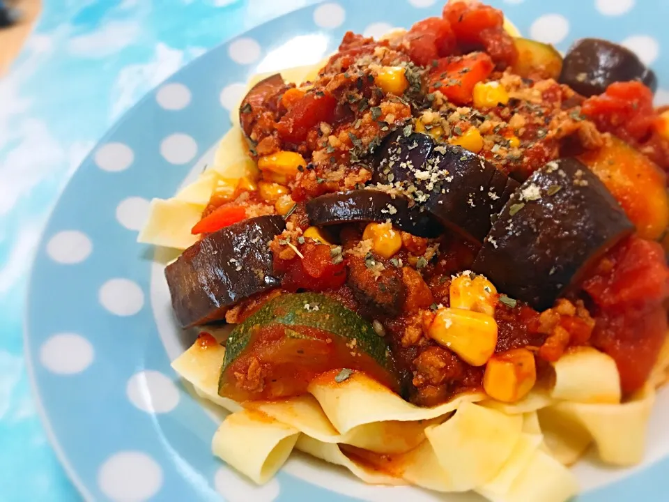 Snapdishの料理写真:＊大豆のお肉と夏野菜のトマトソースパスタ＊ #大豆のお肉|えるさん