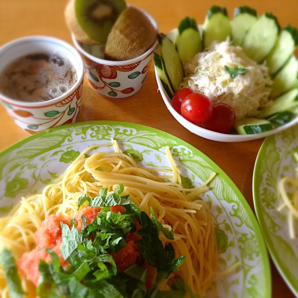 たらこスパゲティ。ポテト入コールスロー。めかぶ納豆。|CHOOtaitaiさん