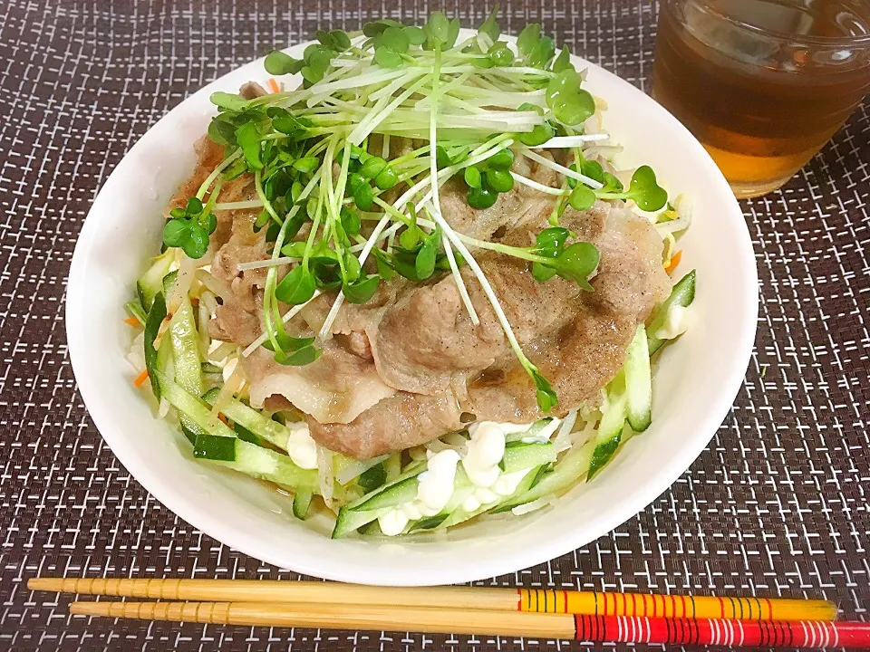 豚しゃぶサラダぶっかけうどん🥗|くろねこっく🐈‍⬛さん