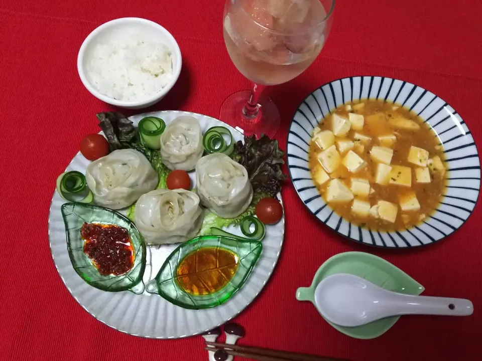 薔薇餃子🌹✨と麻婆豆腐♥|シュワシュワキッチンさん