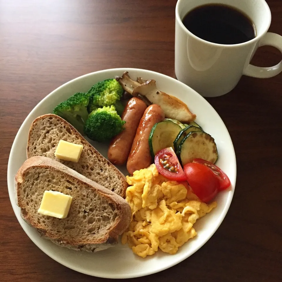 Snapdishの料理写真:ワンプレート朝食|tomoさん