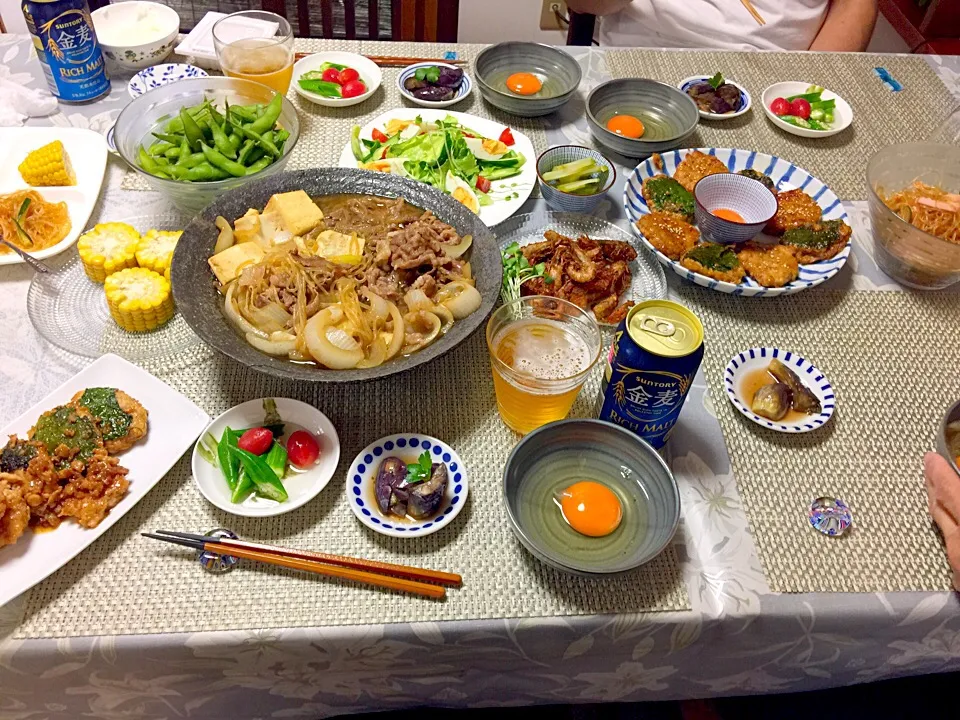 宮崎牛のすき焼きもどき。川海老の唐揚げ。つくねの照り焼き。春雨サラダ。オクラとトマト白だし付け。なすの煮浸し。|りょうさん