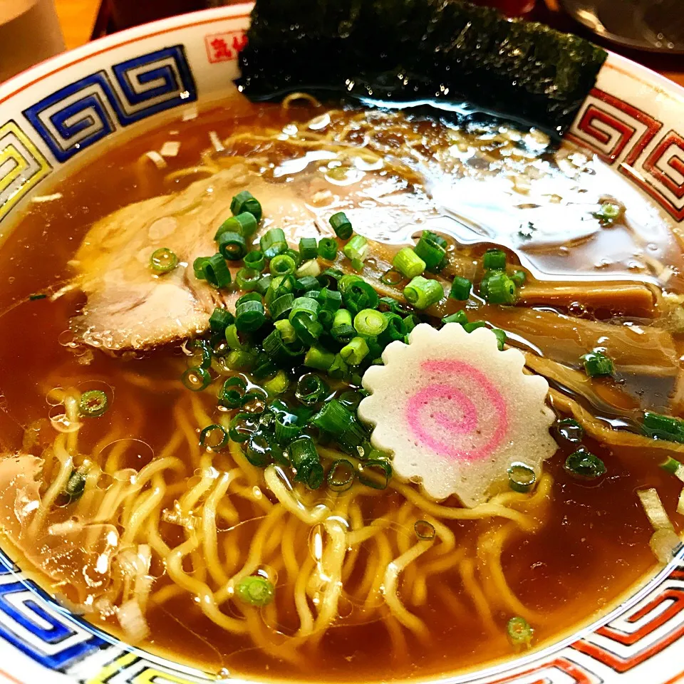 Snapdishの料理写真:キャナルシティ博多のかもめ食堂の醤油ラーメン🎵|みほままこさん