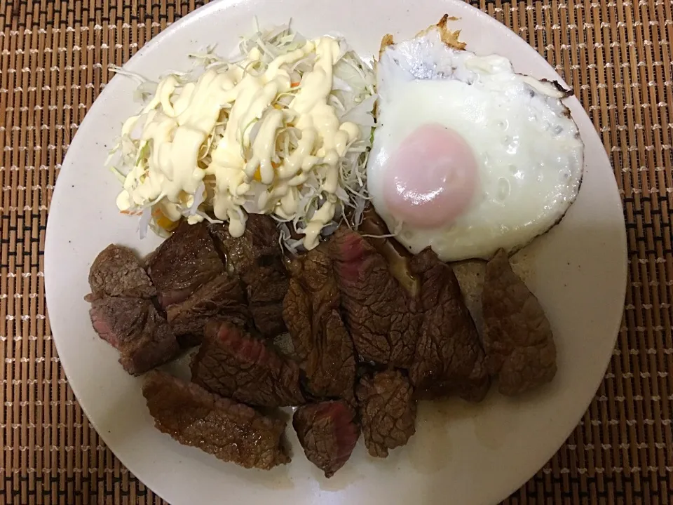 Snapdishの料理写真:ビーフステーキ|ばーさんさん