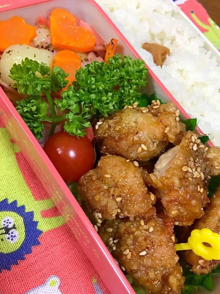 Snapdishの料理写真:唐揚げの甘辛ダレ弁当|かりんかさん