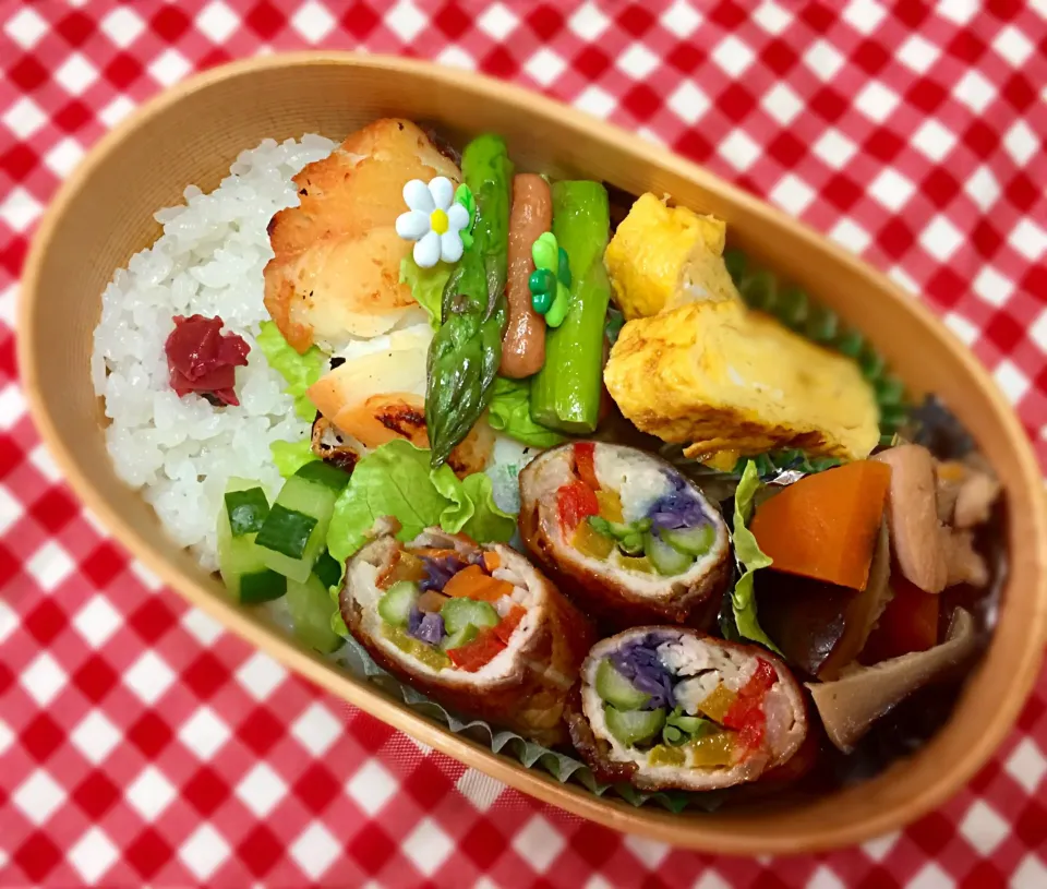 夫さん弁当。
野菜たっぷりの肉巻きでダイエット頑張れ♪|つんつんさん