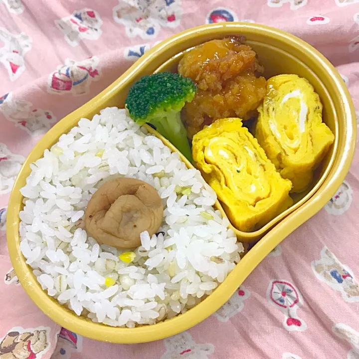 お弁当🍱暑くなってきたので梅干し入れた|agnes2001さん