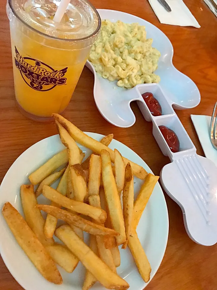 Snapdishの料理写真:Mac n cheese|erindaさん