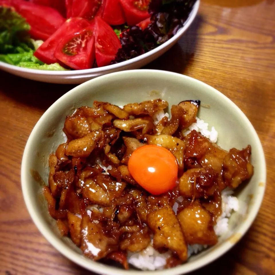 Snapdishの料理写真:鶏皮焼き鳥丼|クエルボさん