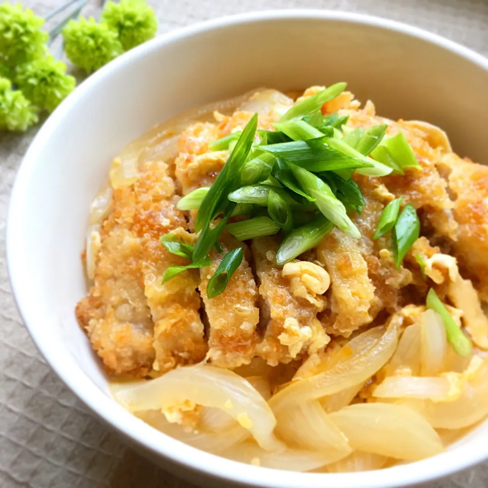 玉ねぎたっぷり♡
雑穀ごはんのロースカツ丼

#古川家ごはん #古川家 #料理研究一家  #カツ丼 #pork #onion|料理研究一家「古川家」さん