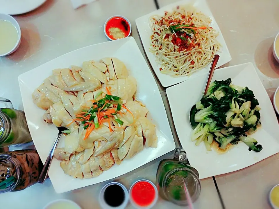 dinner... #chickenrice #hainanesechickenrice #localdelights #localdelight #localfood #hungry #fat|princessjoさん