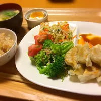 Snapdishの料理写真:ギョーザプレート|ameriさん