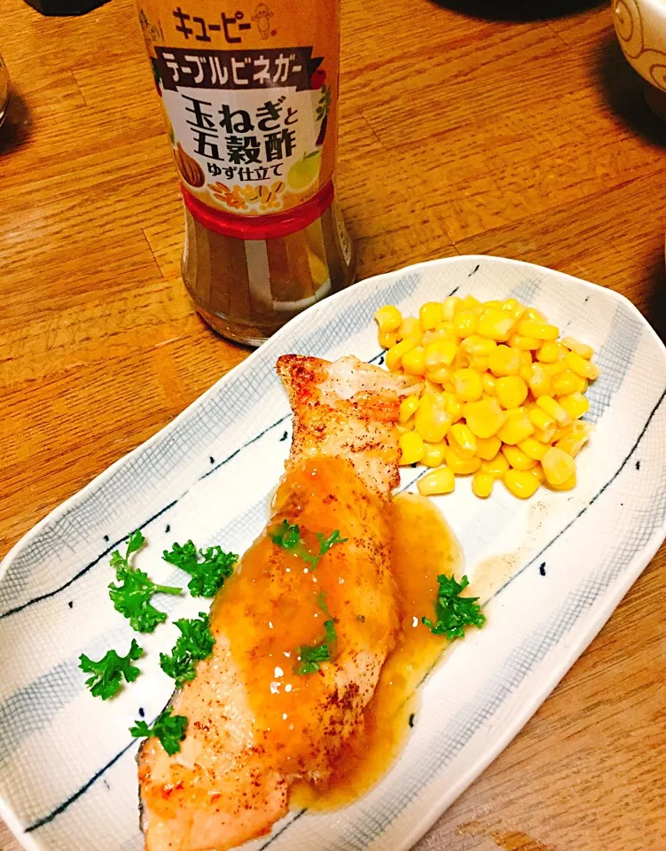 Snapdishの料理写真:テーブルビネガーで⭐︎
鮭のムニエル🐟|ももこさん